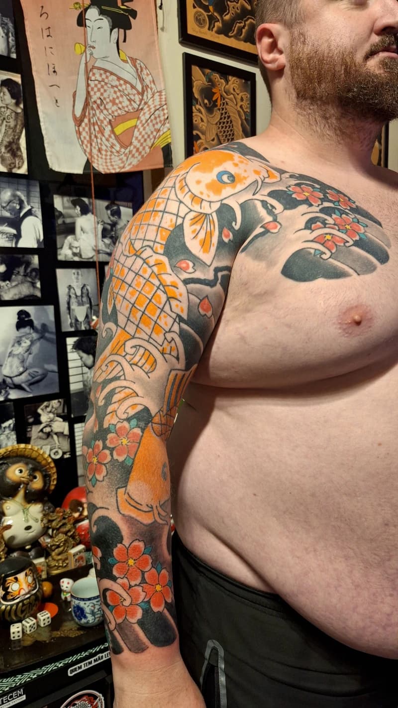 Armpiece com Carpas