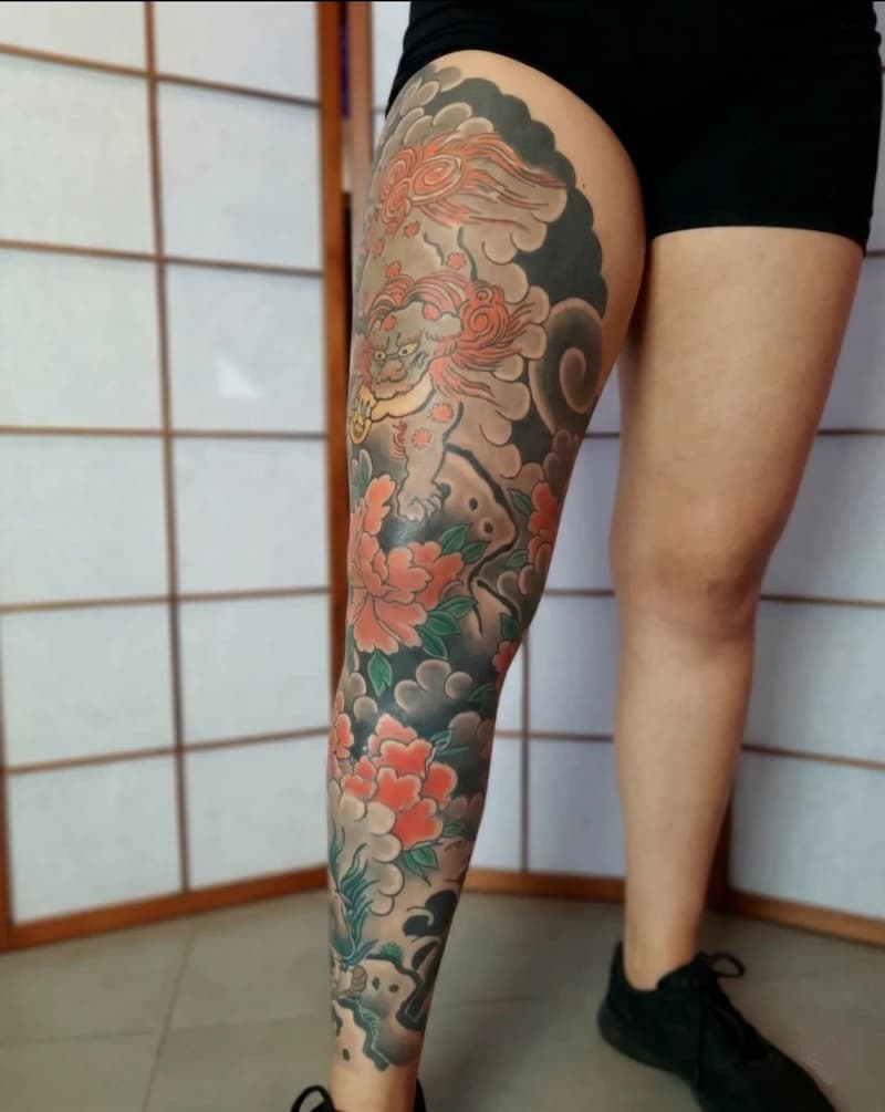Legpiece com Karajishi e peonias